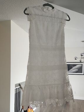 🌼 NWOT Julia Jordan white embroidered mini dress
